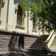 prédio 1 e escadaria            