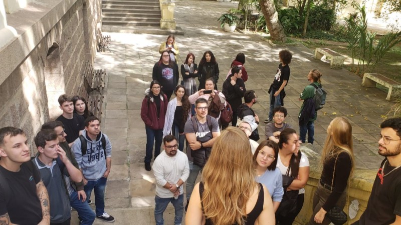 Graduandos de História da UNISC em visita ao Arquivo Público