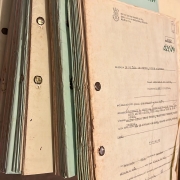 Em destaque alguns dos documentos que fazem parte do conjunto documental recolhido ao APERS.