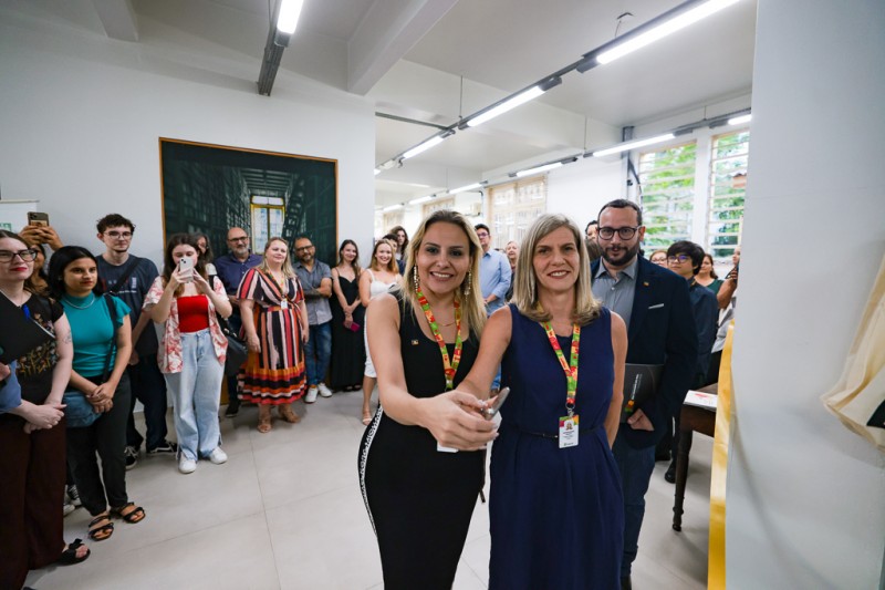 Secretária da SPGG, Diretora do APERS e Subsecretário da SPE na inauguração da Exposição.